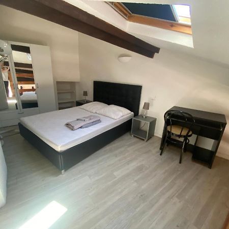 Le Cocon D'Avignon - T2 Duplex 40M2 - Centre Historique Intra Muros- Wifi Climatisation 外观 照片